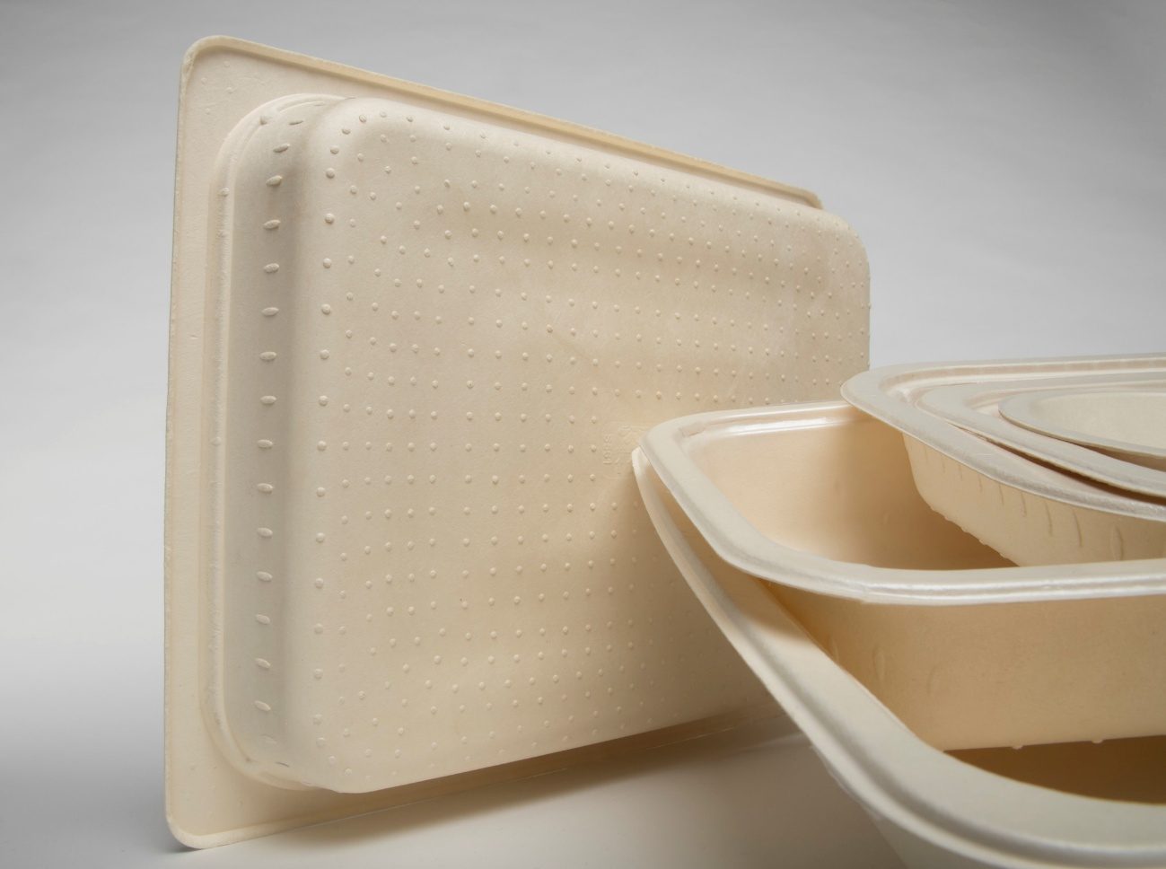 Compostable cellulose thermoformed food trays